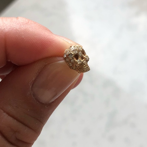 GOLD SKULL DIAMOND EARRINGS - Picture 7 of 8